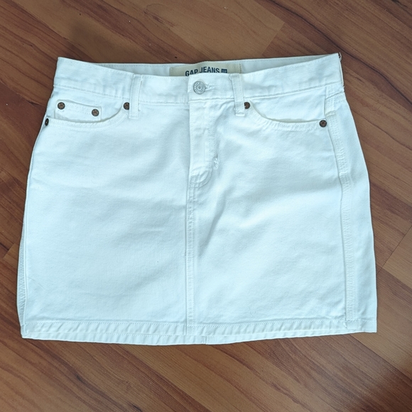 Vintage Gap Jeans White Denim Mini Skirt Size 4 - Picture 1 of 4